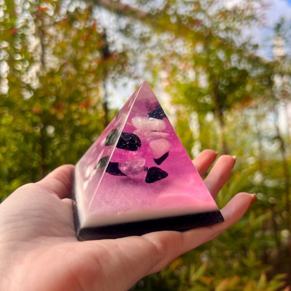 Orgonite Pirâmide 7cm - Imagem 3