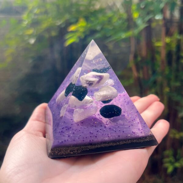 Orgonite Pirâmide 7cm - Imagem 2