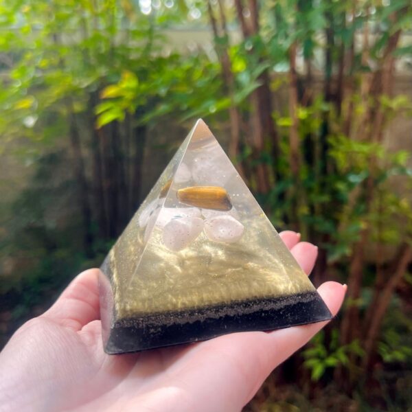 Orgonite Pirâmide 7cm - Imagem 2