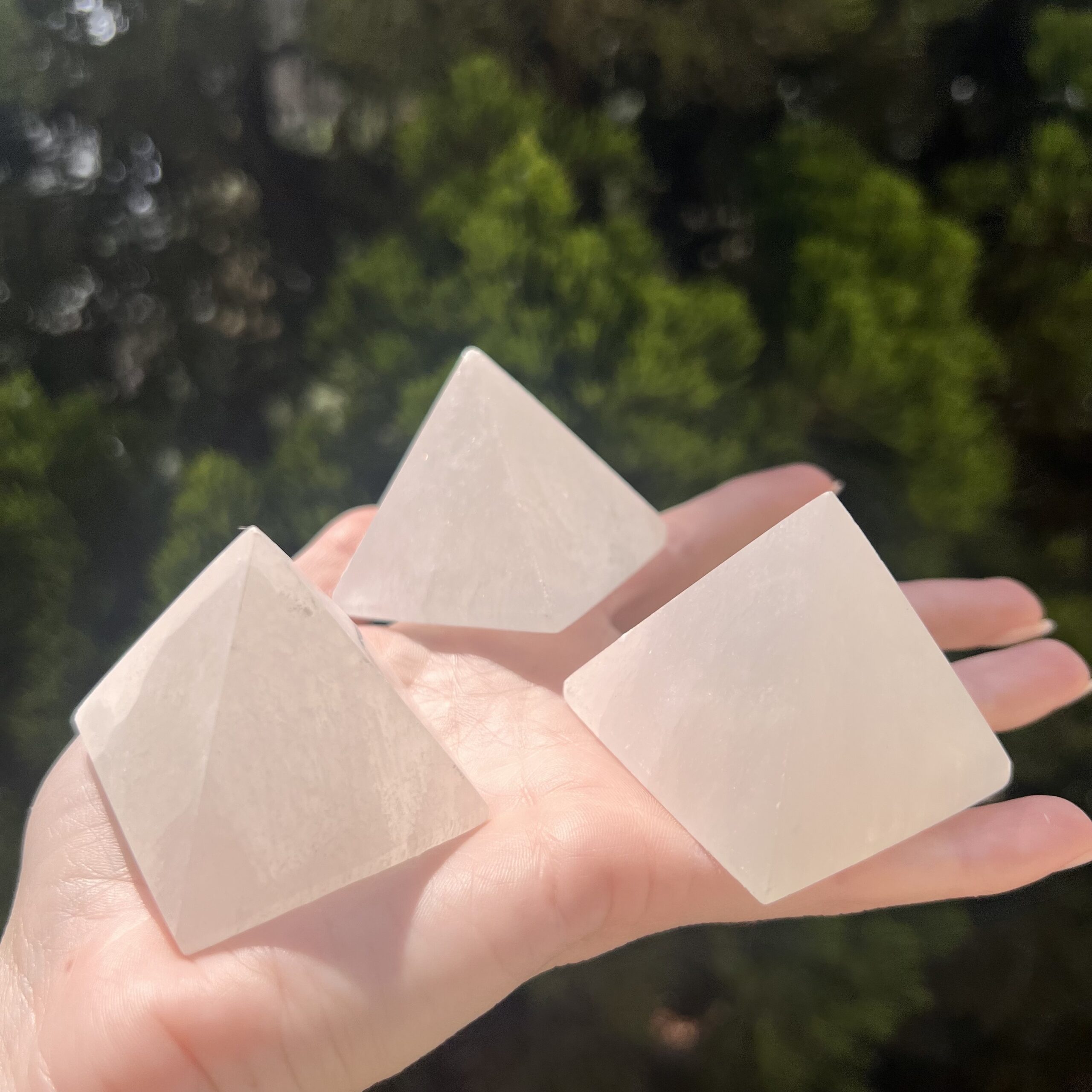 Trio de Pirâmides de Selenita