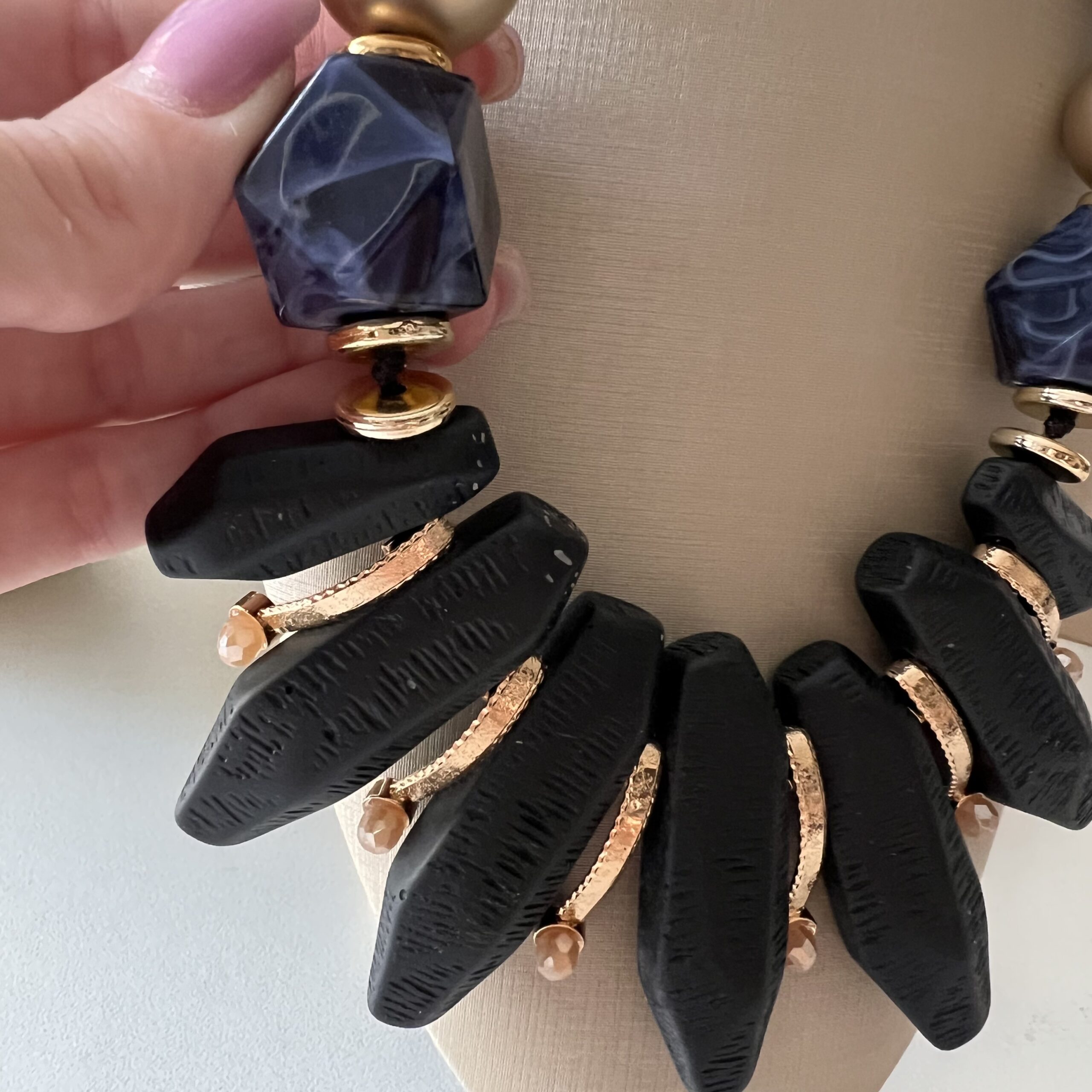 Max Colar - Preto com Dourado - Imagem 2